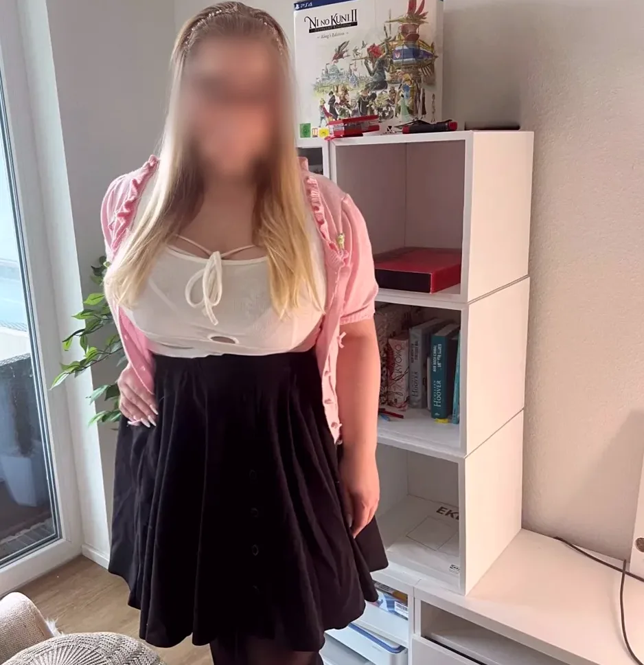 Bianca, 32