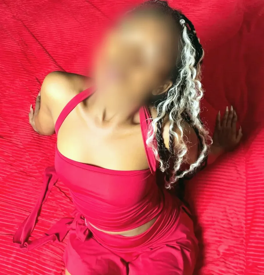 Leyla, 23