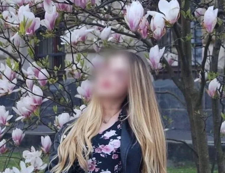 Merve, 25