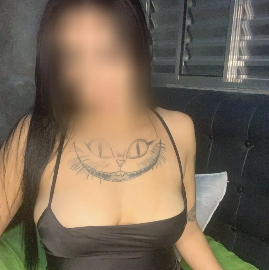 Nora, 27
